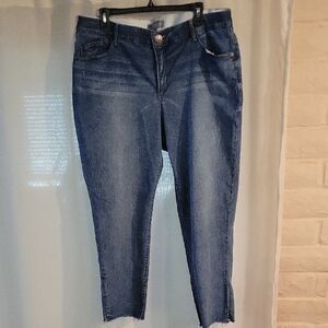 Wit & Wisdom Cropped Ankle Jeans